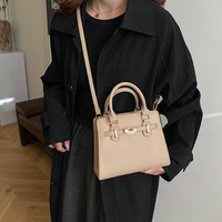 Sac carré rétro simple, à porter à la main, à l'épaule ou en bandoulière, tendance et à la mode pour femmes