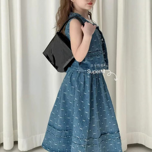 Completo Estivo Floreale in Cotone per Bambine, Set Due Pezzi con Canotta e Gonna in Denim per Età 3-8 Anni, Abbigliamento per Bambini all'Ingrosso - Product Image 3
