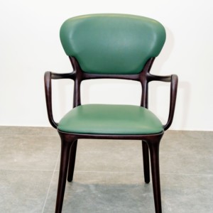 Chaise de salle à manger rembourrée moderne, construction en bois massif, coussin en tissu confortable pour cuisine, hôtel, restaurant PISANO - Product Image 5