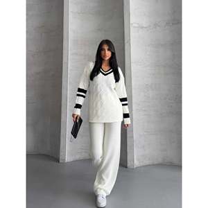 Ensemble en tricot tressé orné 1564 - Blanc - Product Image 1