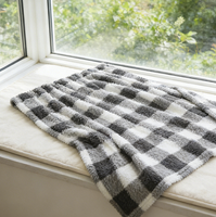 Plaid en polaire tricoté personnalisé OEM ODM, quatre saisons, 100% polyester, doux, noir et blanc à carreaux, décoratif