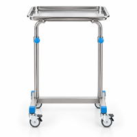 Chariot à double bras en acier inoxydable pour salle d'opération avec roues pour le placement et l'organisation mobile des instruments chirurgicaux