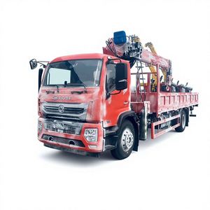 Grue de camion Dongfeng à châssis hydraulique complet, 8 tonnes, flèche télescopique droite à 5 sections - Product Image 1
