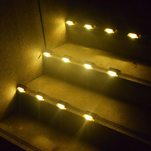 Luces Solares Miniatura de Estilo Europeo de 1.2V con Brillo Cálido - Iluminación Exterior de Ahorro de Energí<span class=keywords><strong>a</strong></span> para Jardines y Caminos - Product Image 3