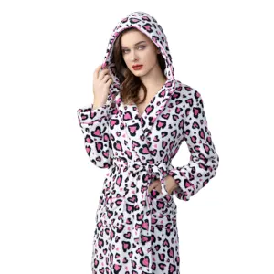 Pinking Heart Black Side Doorschijnend Wit Groothandel Vrouwen Nachtkleding Pyjama Nachtjapon