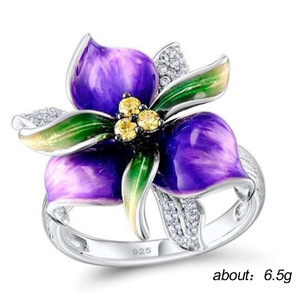 Anello con Fiore in Resina Viola per Donne, con Accenti Gialli, Elegante Accessorio da Dito per Feste, Regalo alla Moda - Product Image 2