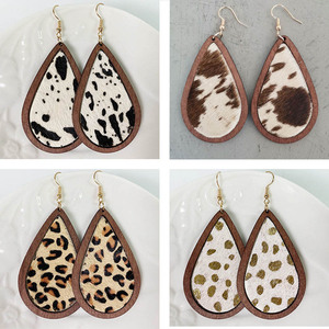 Pendientes de lágrima con estampado de leopardo Boho Chic de cuero vegano, joyería llamativa con textura de piel de vaca - Product Image 5