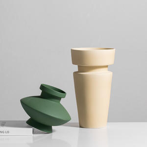 Nouveau vase en céramique fait main, moderne, minimaliste et créatif, vase à fleurs haut <span class=keywords><strong>de</strong></span> gamme, décoration d'intérieur INS pour salon et bureau - Product Image 4