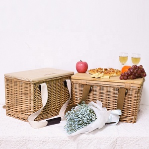 Picnic Set Hot Sale Round Wicker Foldable Picnic Basket Cooler Bag Set With Wood Lid Put Down Handle Storage Picnic Basket