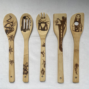 Ustensiles de cuisine pour le commerce extérieur, ensemble de 5 pièces en bambou carbonisé, pelle et cuillère, gravure au laser du logo, haute température - Product Image 2