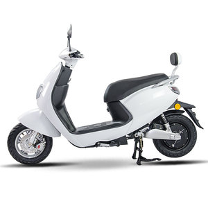 Scooter pour adultes avec une vitesse de 45 km/h et une batterie de 60 V - Pratique pour la conduite en voiture - Scooter à 2 roues pour la mobilité - Product Image 4