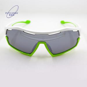 2024新しいデザインユニセックススポーツサングラス売れ筋UV400TR90フレームサイクリングサンシェードグラス屋外用ブルーブラックパープル - Product Image 4