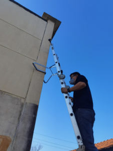 Accessoire d'extension murale Deliladder Entretoise d'échelle sécurisée et stable avec pieds en caoutchouc antidérapants - Product Image 2