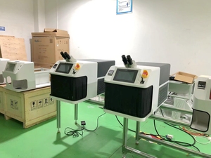 強力なミニポータブルステンレススチールゴールドシルバーチタンプラチナジュエリーレーザー溶接機150W200W - Product Image 4