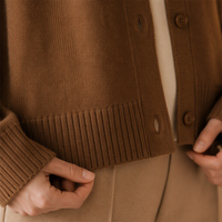 Fournisseur de collection de cardigans en cachemire sélectionnés pour les magasins multi-marques, petites commandes en gros