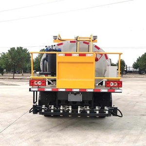 Camion pulvérisateur de construction Forland 4X2 Mini 2 tonnes, camion distributeur de bitume et d'asphalte - Product Image 5