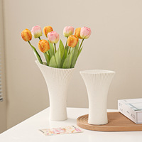 Vase en céramique de style nordique néoclassique, ornement créatif semi-artisanal pour arrangement floral artificiel, salon, luxe léger