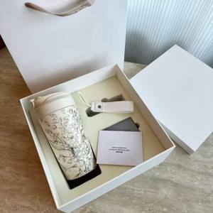 Vaso Térmico de Acero Inoxidable con Diseño de Lirio de los Valles y Cordón, Ideal para Regalo y Uso Diario - Product Image 2