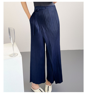 Pantalon plissé large pour femme, taille haute, coupe ample, longueur cheville, couleur unie, satin, grande taille, décontracté, disponible en ligne - Product Image 1