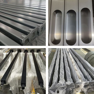 Poste de Luz Solar LED Quadrado de Alumínio com Opção de Aço Inoxidável Acabamento Prata/Preto Garantia de 10 Anos para Estacionamento e Quadra de Tênis - Product Image 3