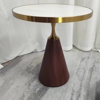 Leichter Luxus-Couchtisch, moderner, minimalistischer Nachttisch, Eck-Beistelltisch, Wohnzimmer-Sofa-Beistelltisch, Wohnzimmermöbel aus Massivholz