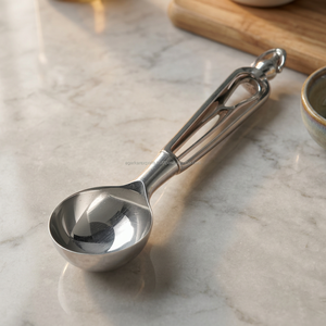 Cuillère à dessert en acier inoxydable de qualité alimentaire, conçue pour servir la crème glacée dans les restaurants, les cafétérias et les cuisines domestiques - Product Image 2