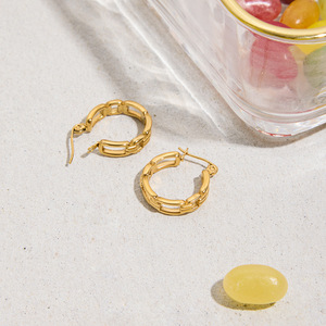 Aros de Oro de 18K y Acero Inoxidable con Diseño Geométrico de Cadena para Uso Diario - Product Image 4