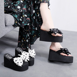Nouvelles <span class=keywords><strong>tongs</strong></span> 2026 pour femmes, sandales de plage estivales, sandales d'extérieur à semelle épaisse - Product Image 5
