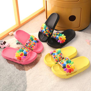 Sandales d'été douces et confortables pour filles, motif tournesol, antidérapantes, mignonnes, pantoufles cool pour la maison, parent-enfant - Product Image 6