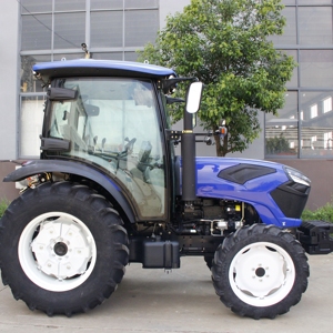 Tracteur 4x4 multifonctionnel avec cabine climatisée, grande pompe agricole, boîte de vitesses, 60hp, 70hp, 80hp - Product Image 4