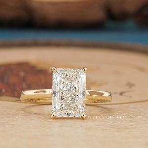 Bagues élégantes en diamant provenant de collections de joaillerie fine, conçues avec une vision artistique et un savoir-faire supérieur pour un attrait luxueux. - Product Image 1