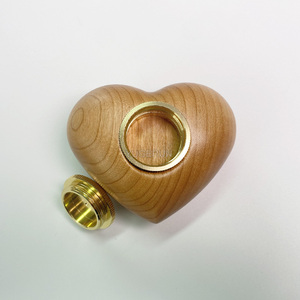 Urna de corazón de madera de cerezo de estilo europeo moderno, Mini recuerdo de madera elegante para cenizas humanas, suministros funerarios, recuerdos preciados - Product Image 3