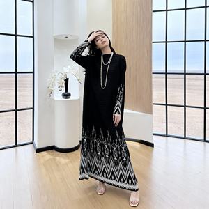 ชุดอาบายะหรูหราผ้าโพลีเอสเตอร์ปักเลื่อม ออกแบบตามสั่งสำหรับสตรีมุสลิม ขายส่ง - Product Image 1