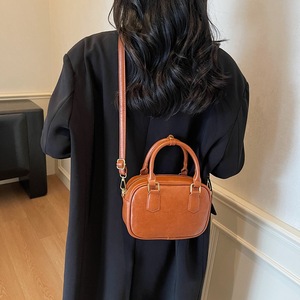 Bolso de Mano Retro Versátil para Mujer, Otoño/Invierno 2025, Minimalista, Casual, de Hombro y Cruzado, Tipo Almohada, para el Trabajo y el Transporte Diario - Product Image 2