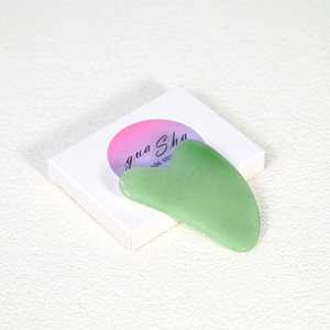 Set <span class=keywords><strong>di</strong></span> strumenti Gua Sha in <span class=keywords><strong>giada</strong></span> <span class=keywords><strong>di</strong></span> quarzo rosa naturale, pietre verdi, bianche, nere e rosa <span class=keywords><strong>per</strong></span> lifting del <span class=keywords><strong>viso</strong></span>, scultura e <span class=keywords><strong>massaggio</strong></span> Guasha - Product Image 6