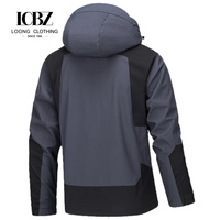 Veste à capuche pour sports de plein air pour hommes, couleur bleue, blocs de couleurs, coque imperméable, rabat anti-vent, poignets à velcro, coupe-vent technique, ODM personnalisé
