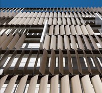 Lames verticales automatiques en alliage d'aluminium pour murs extérieurs, entrepôts et hôtels