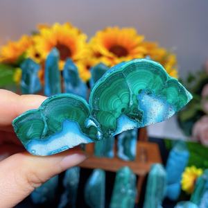 En gros, Tour <span class=keywords><strong>de</strong></span> cristal <span class=keywords><strong>de</strong></span> quartz brut naturel en chrysocolle et <span class=keywords><strong>malachite</strong></span>, pointe <span class=keywords><strong>de</strong></span> guérison, pour <span class=keywords><strong>la</strong></span> décoration - Product Image 1