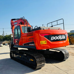 VENTE CHAUDE Excavatrice hydraulique sur chenilles Doosan DX225 Modèle 2024 Bon état Histoire sans accidents Moteur et boîte de vitesses pleine puissance - Product Image 1