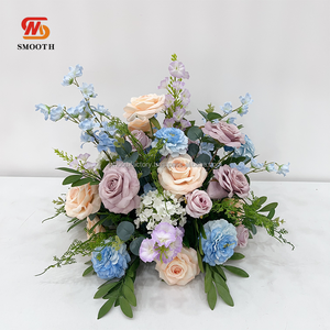 Arrangement personnalisé de fleurs de roses artificielles lisses Centres de table de fête de mariage faits à la main pour événements Saint Valentin - Product Image 1