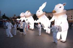 Énorme chèvre <span class=keywords><strong>de</strong></span> marche gonflable, marionnette géante blanche gonflable avec lumières internes, marionnette gonflable pour festival <span class=keywords><strong>de</strong></span> <span class=keywords><strong>théâtre</strong></span> <span class=keywords><strong>de</strong></span> <span class=keywords><strong>rue</strong></span> - Product Image 6