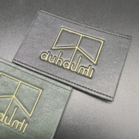 Étiquette en cuir personnalisée de haute qualité, écologique, avec estampage à chaud doré, en rouleau, patch carré découpé au laser pour vêtements et chapeaux