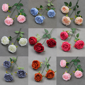 Bouquet de roses artificielles 20 pièces en plastique PU et soie, fleurs rouges, blanches et crème, arrangement floral de mariage, branche unique faite à la main - Product Image 4