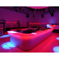 Comptoir de service avant en marbre gris commercial avec éclairage LED, comptoir de bar d'hôtel avec affichage mural