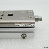 Nouveau Cylindre de table coulissante pneumatique MXQ12A-30ZB en stock original CYL-TAB-I-688=4O21