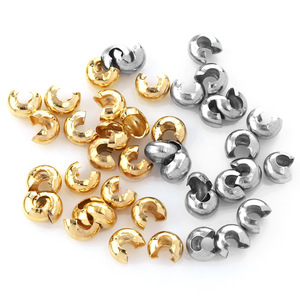 Connecteur de perle demi-cercle en acier inoxydable plaqué or 18 carats avec boucle croissant ajourée pour la fabrication de bijoux - Product Image 1