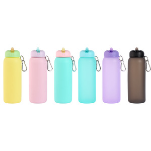 Bouteille d'eau pliable en silicone liquide sans BPA pour les sports de plein air, la salle de sport et les voyages, avec couvercle en plastique et paille pour boire, personnalisable avec logo - Product Image 5