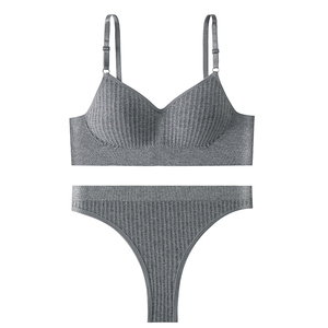 Completo Intimo da <span class=keywords><strong>Donna</strong></span> di Alta Qualità, Reggiseno Confortevole Senza Cuciture e Ferretto con Dorso a T, Fibbia Regolabile per Uso Quotidiano e Perizoma Sexy - Product Image 6