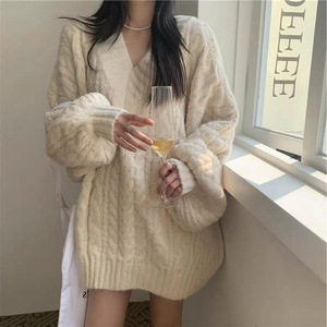 เสื้อสเวตเตอร์คอวีหนาสำหรับผู้หญิง แบรนด์ IStapromo ทรงหลวม สไตล์ลำลอง สำหรับฤดูใบไม้ร่วงและฤดูหนาว ดีไซน์ทันสมัย ให้ความอบอุ่น - Product Image 4