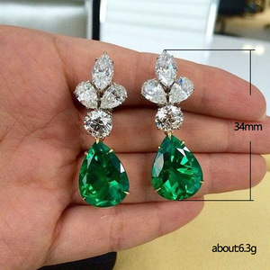 Orecchini Pendenti a Tre Petali per Donne, Eleganti Gioielli Scintillanti alla Moda - Product Image 5